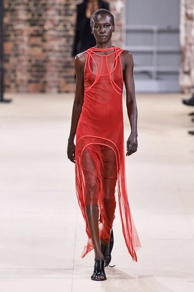 Look 14